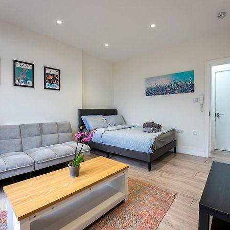 Modern Studio Flat With Balcony In Heart Of London Exterior photo