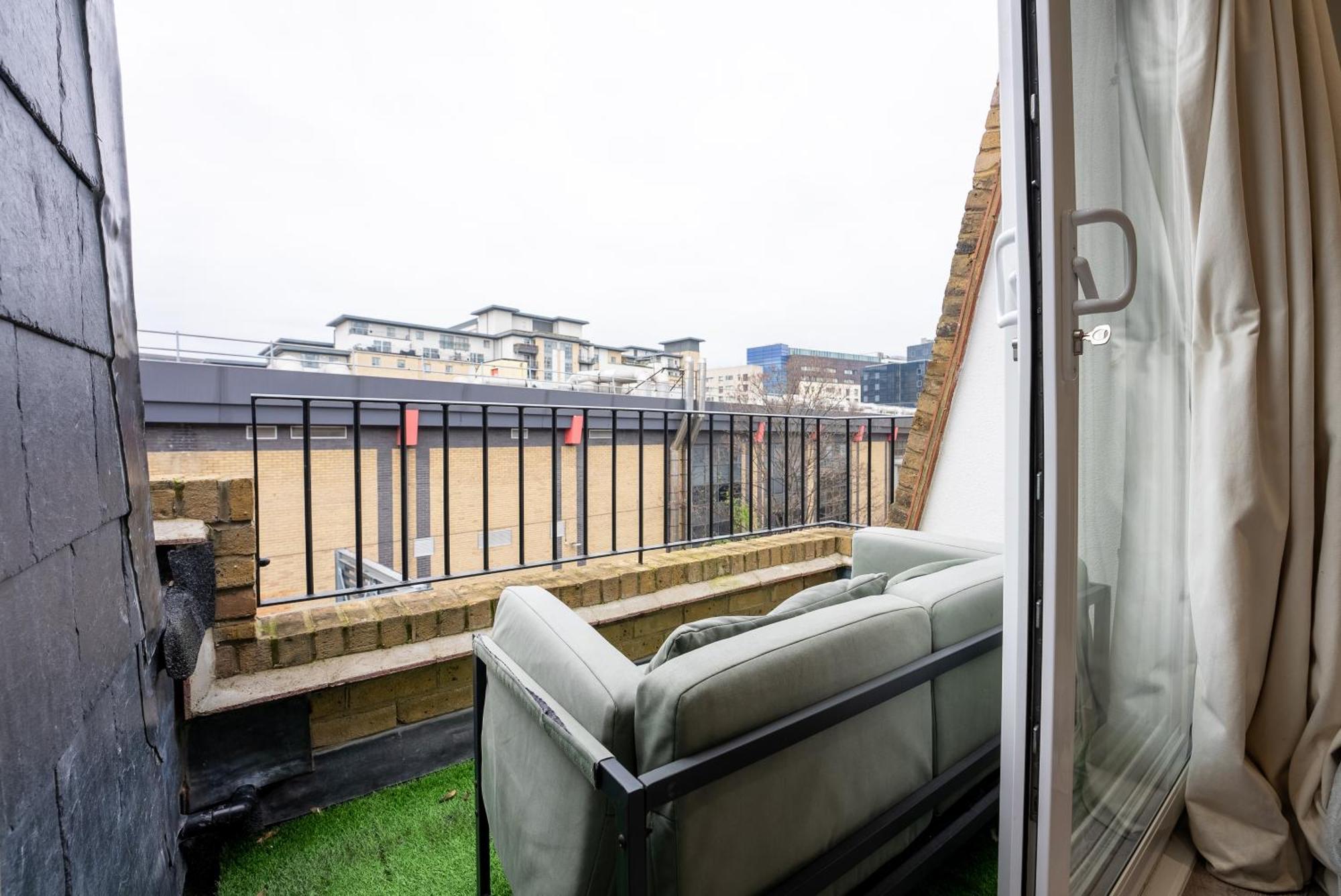 Modern Studio Flat With Balcony In Heart Of London Exterior photo