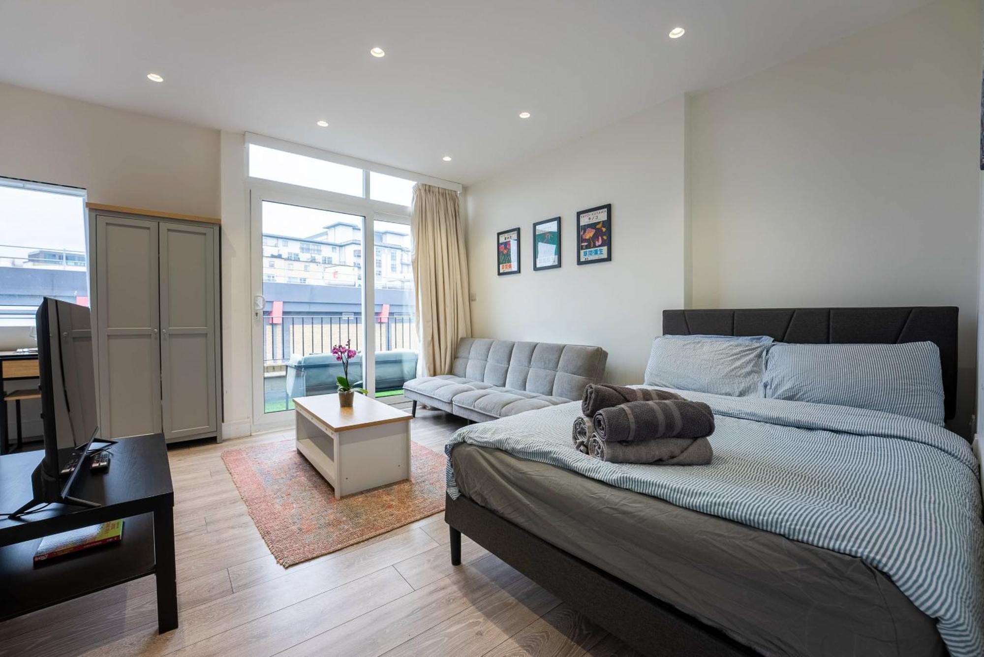 Modern Studio Flat With Balcony In Heart Of London Exterior photo