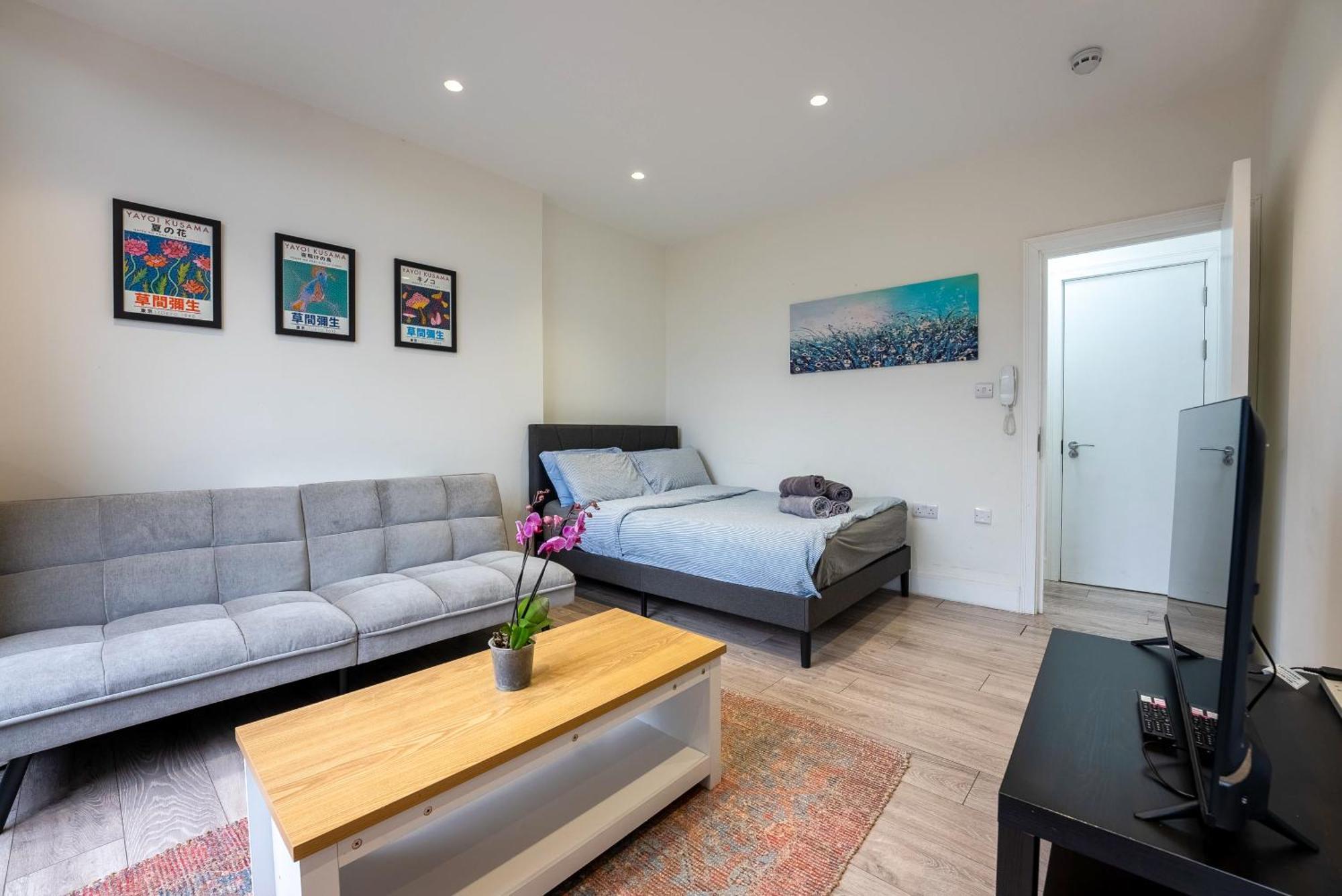 Modern Studio Flat With Balcony In Heart Of London Exterior photo